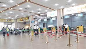 Aéroports de Yaoundé-Nsimalen et Douala : Comment les habitations riveraines limitent le trafic aérien (rapport)